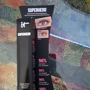 🆕 NWT it cosmetics superhero mascara black 🖤